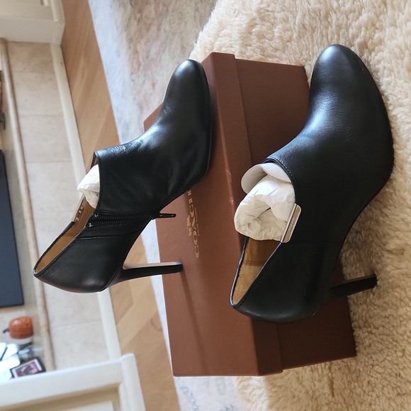 NWT IOB Coach Black Seneca Glazed Leather Shoe Boot Size 8M - Picture 1 of 15